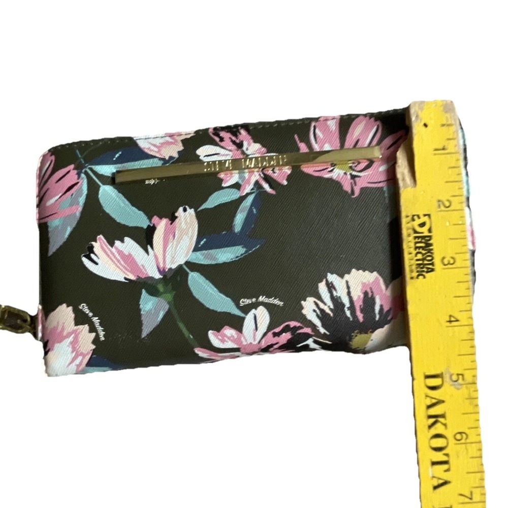 Steve Madden‎ Floral Zip-Around Wallet/Wristlet EUC - Picture 10 of 10
